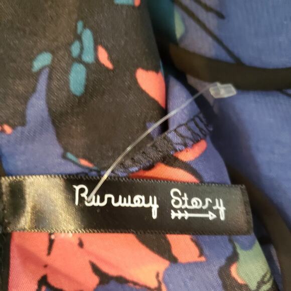 Runway Story Cami Low Back Top Women S Flowy Thin Straps Blue Red Black Floral - Picture 7 of 8